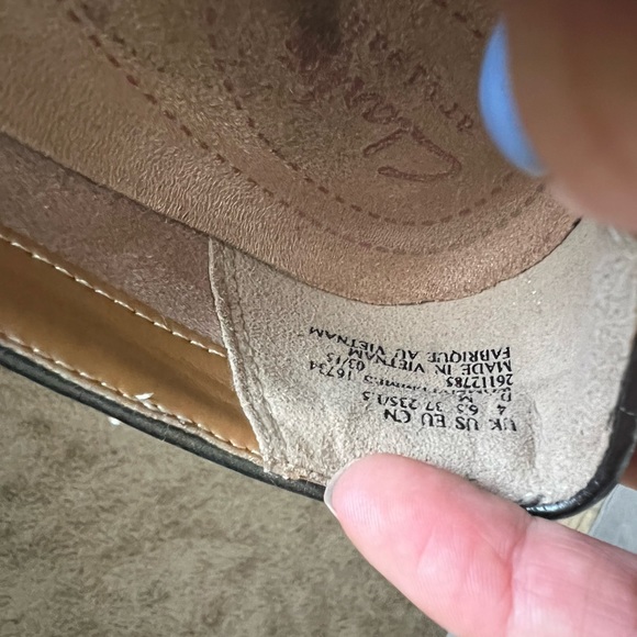 Clarks Daelyn Towne Black/ Silver Platform Flats - Picture 5 of 5